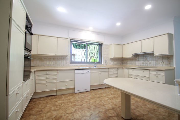 Image No.7-6 Bed Villa for sale