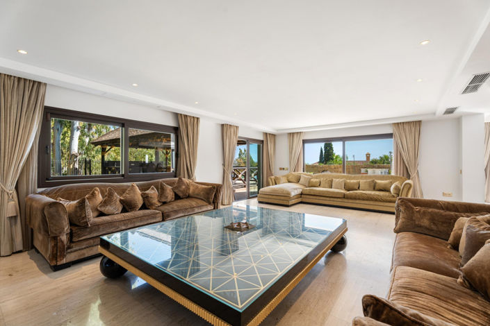 Image No.17-7 Bed Villa for sale