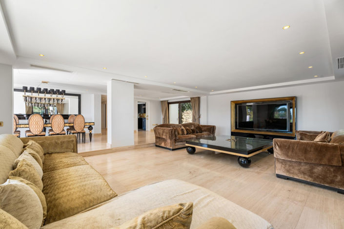 Image No.18-7 Bed Villa for sale