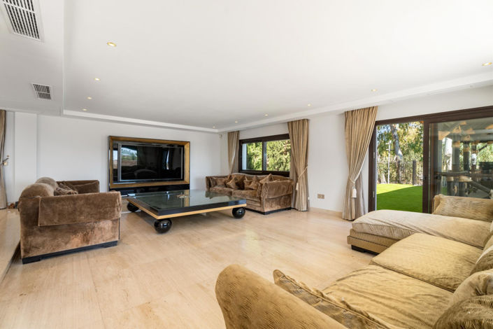 Image No.20-7 Bed Villa for sale