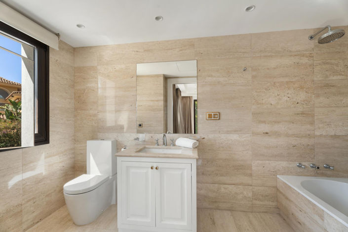 Image No.45-7 Bed Villa for sale