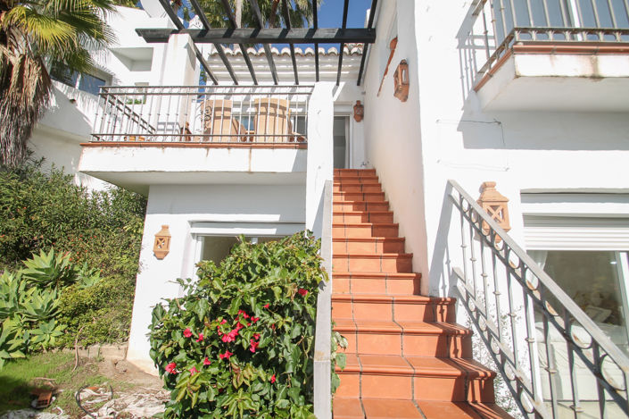 Image No.17-3 Bed Townhouse for sale