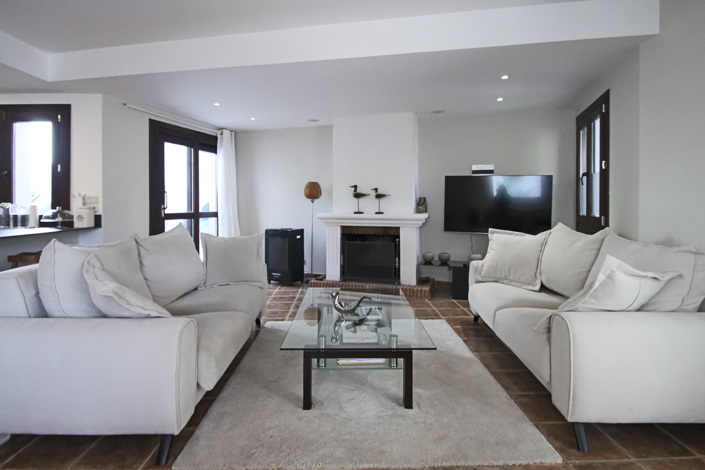 Image No.12-3 Bed House for sale