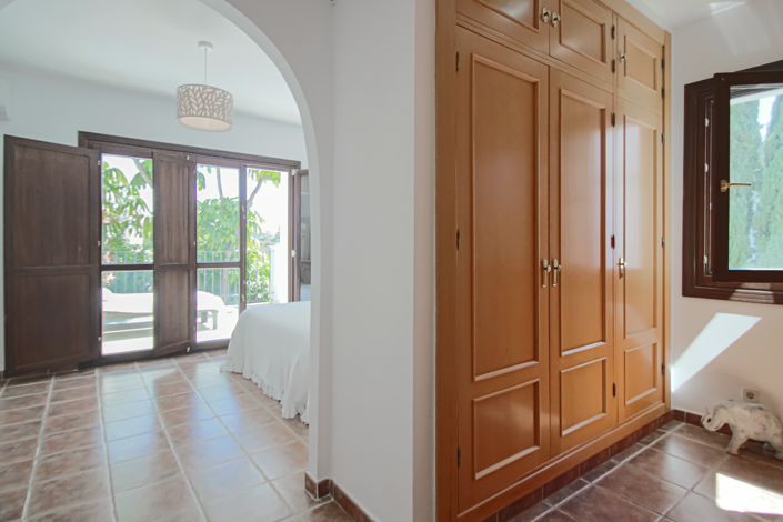 Image No.18-3 Bed House for sale