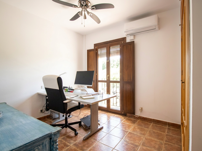 Image No.20-3 Bed House for sale