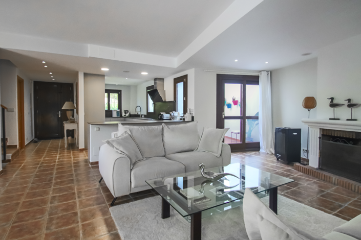 Image No.21-3 Bed House for sale