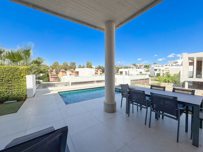 Image No.2-Villa de 4 chambres à vendre à Marbella