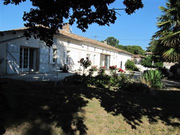 3 Bed Country House for sale