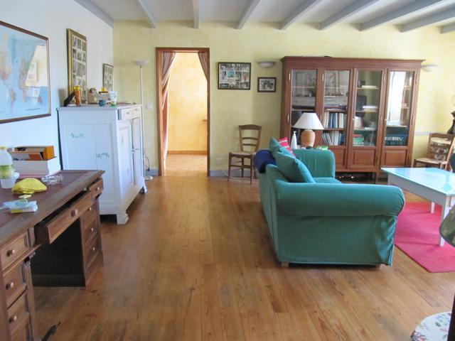 Image No.10-3 Bed Country House for sale