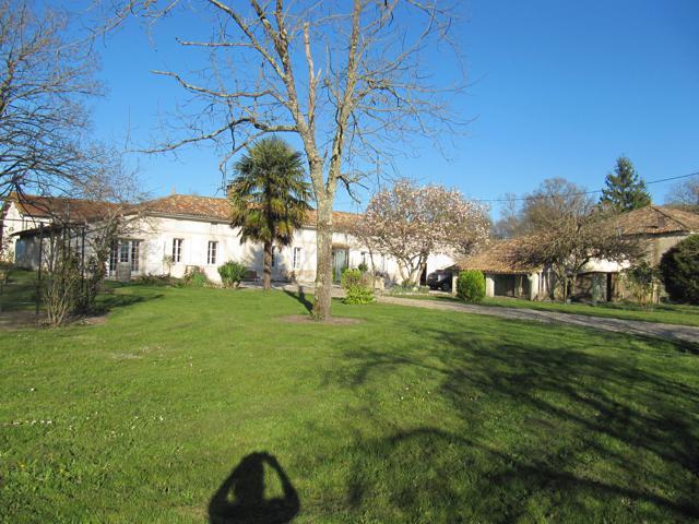 Image No.11-3 Bed Country House for sale