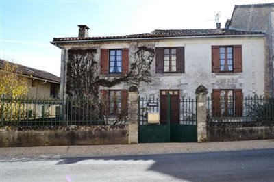 4 Bed Village House for sale