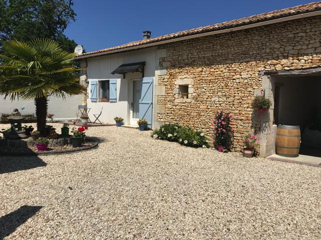 Image No.3-9 Bed Gite for sale