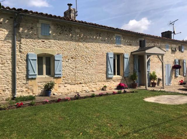 Image No.1-9 Bed Gite for sale