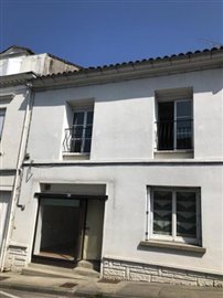 Maison de ville de 4 chambres à vendre à Montguyon