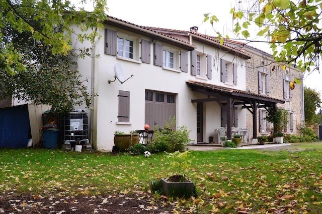 Image No.4-6 Bed Farmhouse for sale