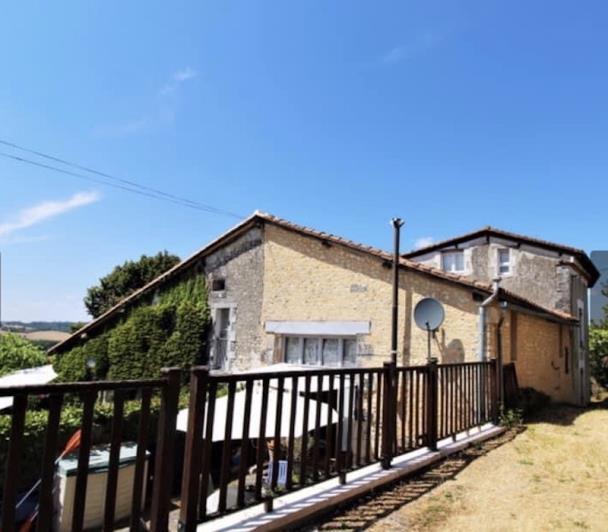 Image No.1-Chalet de 2 chambres à vendre à Verteillac