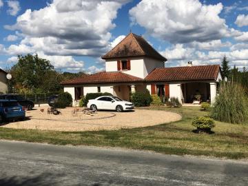 4 Bed Villa / Detached for sale