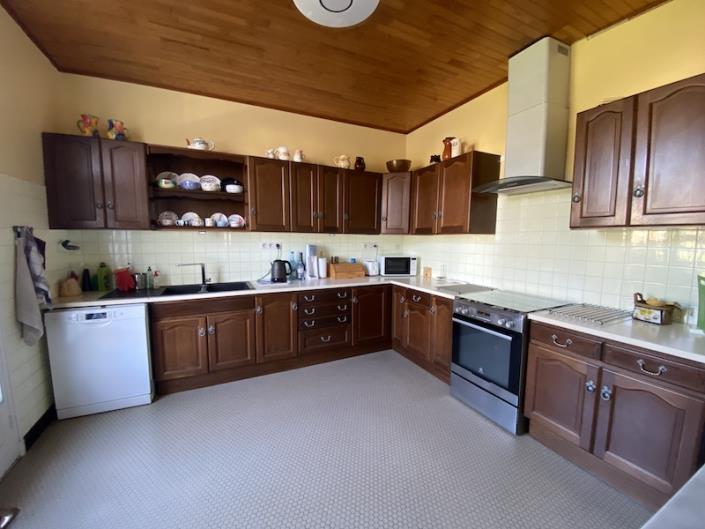 Image No.6-4 Bed House for sale