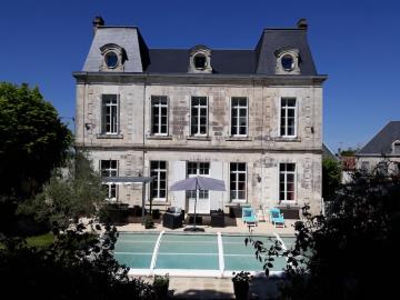 Châteaux de 5 chambres à vendre à Barbezieux-Saint-Hilaire