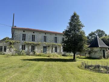 4 Bed Farmhouse for sale