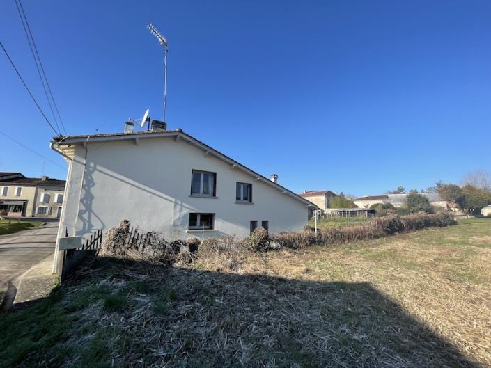 Image No.8-Maison de ville de 3 chambres à vendre à Montboyer