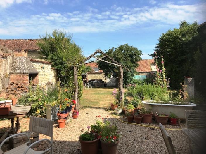 Image No.5-Maison de 6 chambres à vendre à Salles-Lavalette