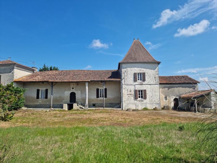 Image No.1-Propriété de pays de 6 chambres à vendre à Montmoreau-Saint-Cybard