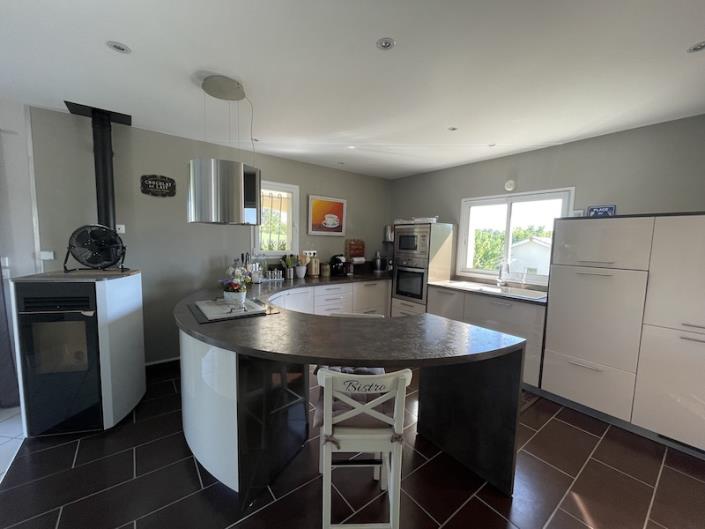 Image No.7-Villa / Détaché de 5 chambres à vendre à Ronsenac