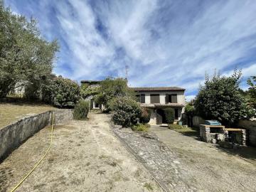 4 Bed Country Property for sale