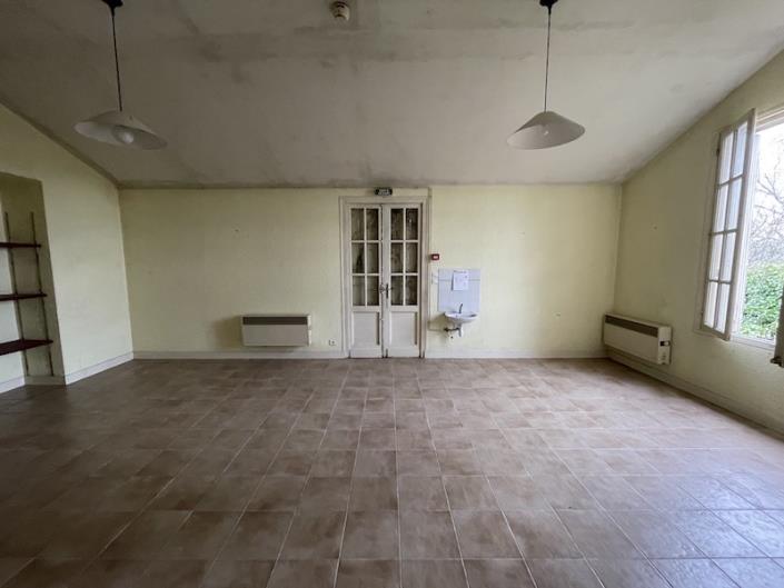 Image No.2-24 Bed Commercial for sale