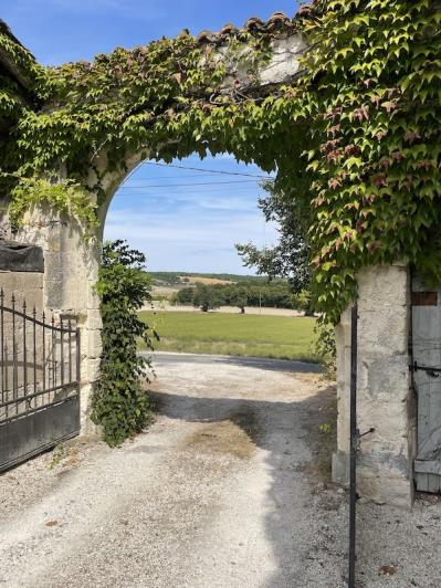 Image No.8-10 Bed Country Property for sale