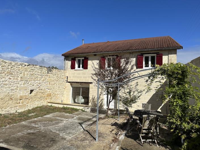 Image No.1-Maison de campagne de 4 chambres à vendre à Saint-Seurin-sur-l'Isle