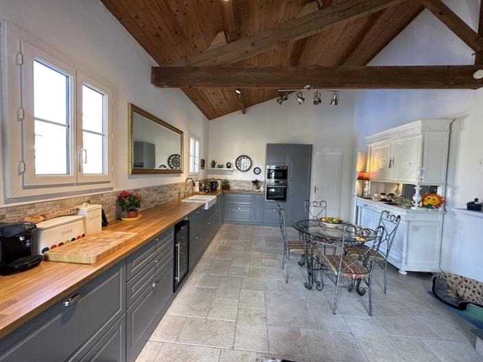 Image No.2-5 Bed House for sale