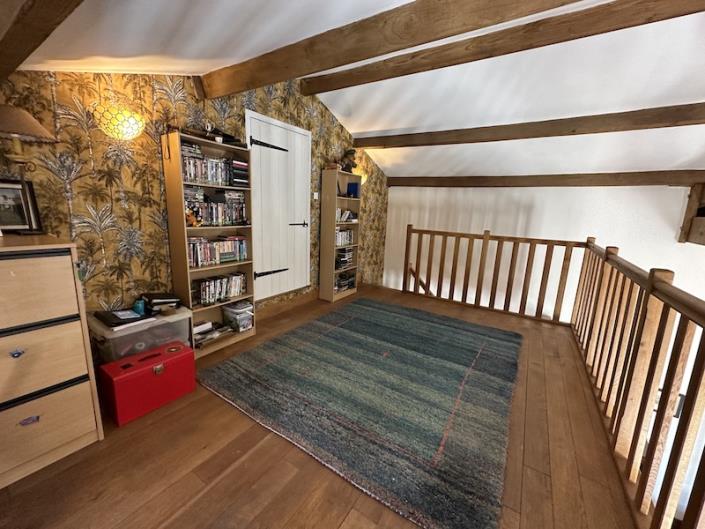 Image No.5-5 Bed House for sale