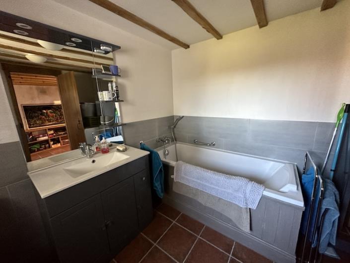 3 Bedrooms country house for sale in La RocheChalais Detached £