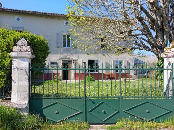 Image No.1-Maison de campagne de 4 chambres à vendre à Salles-Lavalette