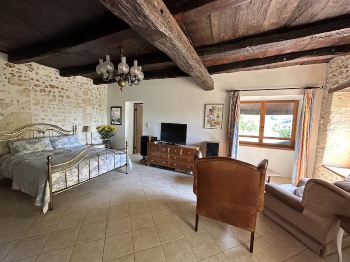 Image No.9-Maison de campagne de 5 chambres à vendre à Chalais