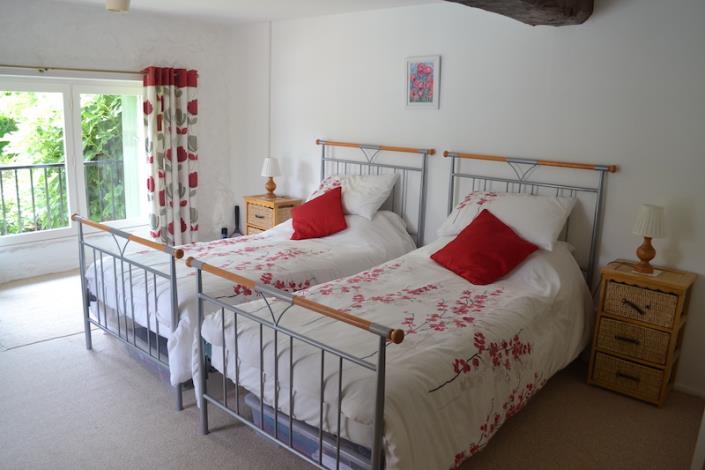 Image No.6-3 Bed Country Property for sale