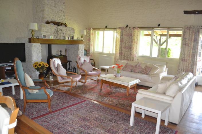 Image No.5-Maison de campagne de 3 chambres à vendre à Saint-Paul-Lizonne