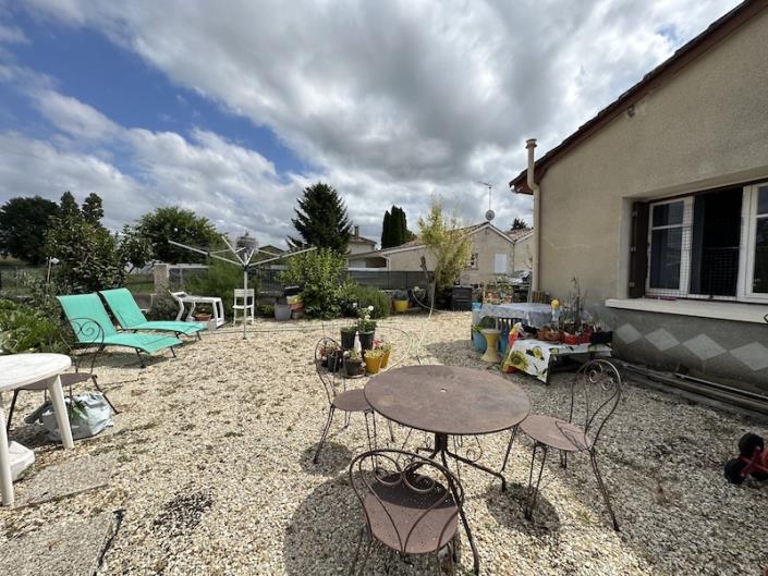 Image No.2-Maison de ville de 3 chambres à vendre à Saint-Aulais-la-Chapelle