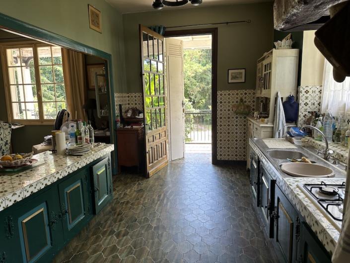 Image No.4-6 Bed Chateaux for sale