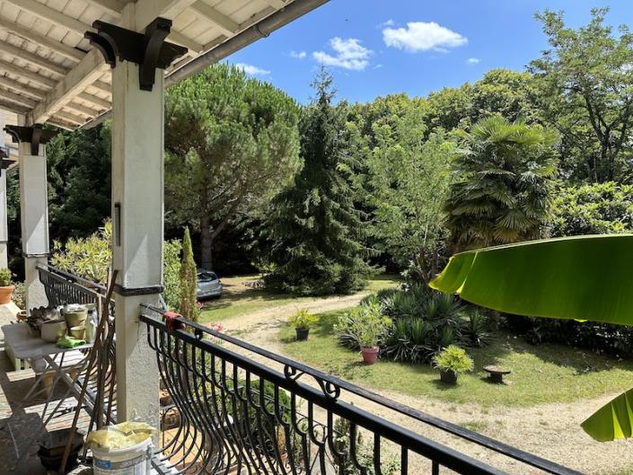 Image No.2-6 Bed Chateaux for sale