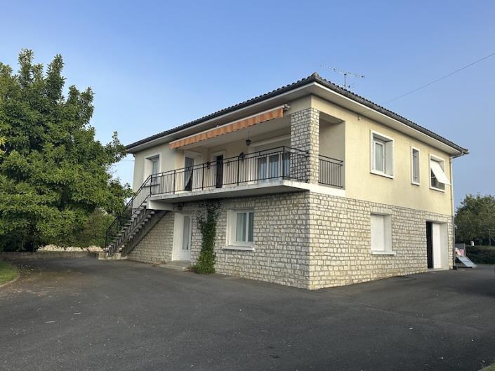 Image No.1-Maison à vendre à Montguyon