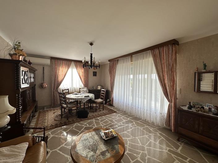 Image No.3-4 Bed House for sale