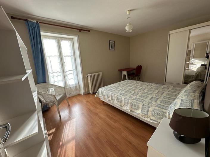 Image No.4-18 Bed Commercial for sale