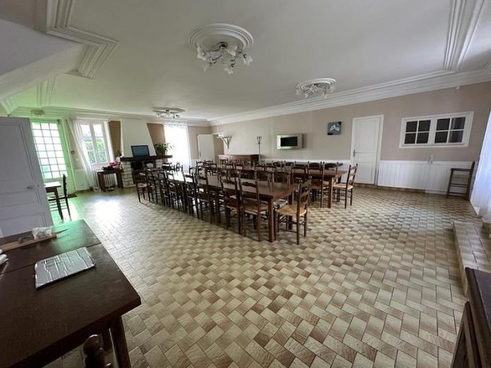 Image No.5-16 Bed Farmhouse for sale