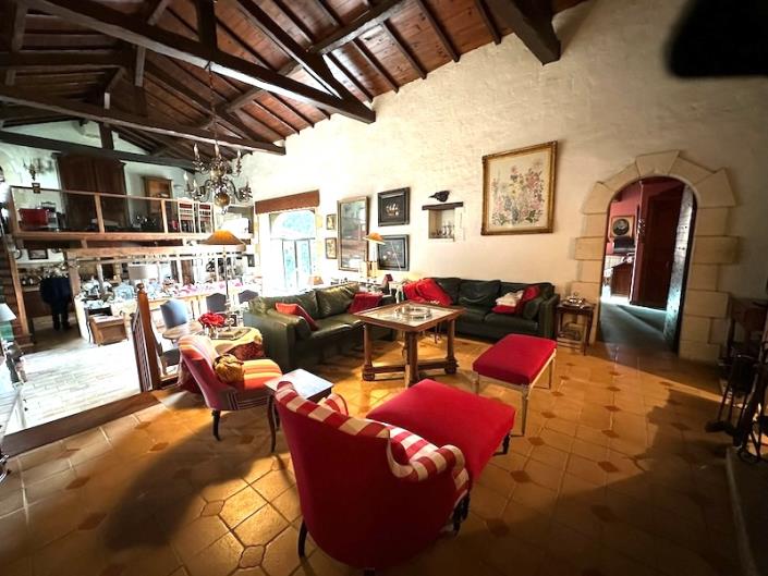 Image No.3-Maison de campagne de 5 chambres à vendre à Salles-Lavalette