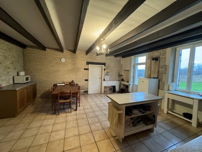 Image No.6-Ferme de 2 chambres à vendre à Montguyon