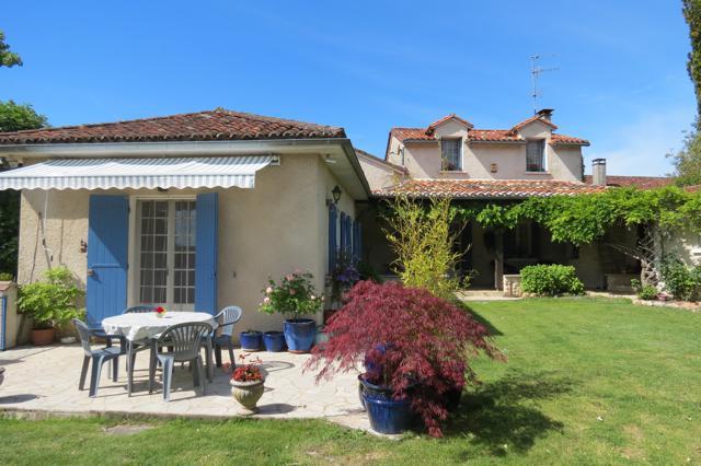 Image No.1-5 Bed Country House for sale