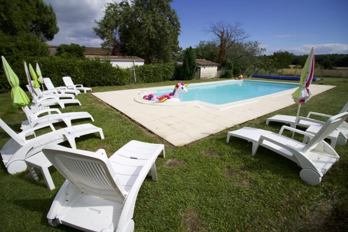 Image No.4-Maison de campagne de 15 chambres à vendre à Brie-sous-Mortagne